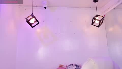 Annie Evans  online show from 03/25/26, 03:34