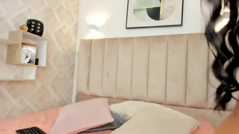 Annie Queen online show from 04/09/26, 02:22