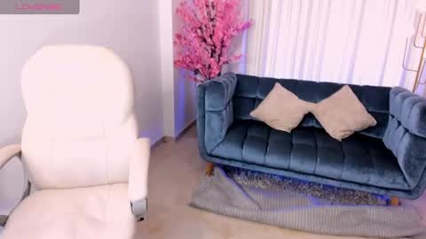 Anniiee online show from 01/14/25, 02:53