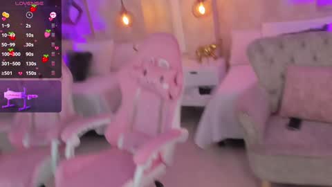 Snapshot of anniita_ chatting on 12/07/24, 10:01 VIVIANNA online show from 12/07/24, 10:01