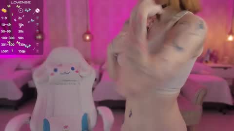 Snapshot of anniita_ chatting on 02/20/25, 10:05 VIVIANNA online show from 02/20/25, 10:05