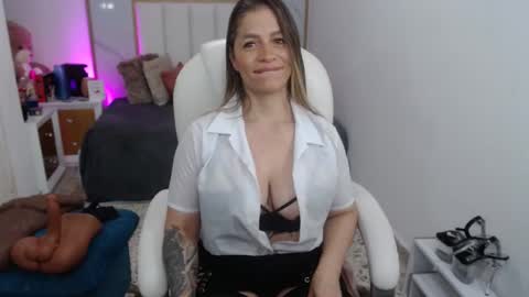 anna online show from 03/10/25, 03:20