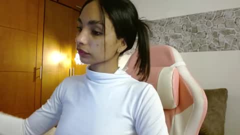 Snapshot of annitaserna chatting on 10/06/25, 04:43 AnnaS online show from 10/06/25, 04:43