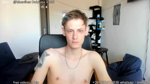 Snapshot of annonimsick chatting on 09/23/25, 12:08    online show from 09/23/25, 12:08