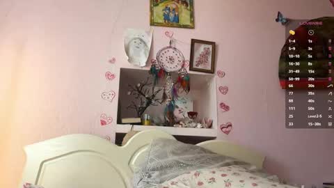 Snapshot of annrosy chatting on 06/08/26, 07:53 Hello my name is Kate online show from 06/08/26, 07:53