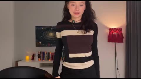 Snapshot of anntics_ chatting on 12/02/25, 12:32 N antics online show from 12/02/25, 12:32