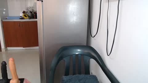 Snapshot of anntonella_squirt chatting on 09/24/25, 01:25 anntonella_squirt online show from 09/24/25, 01:25