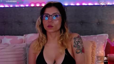 Antonella Lee online show from 12/15/25, 09:08