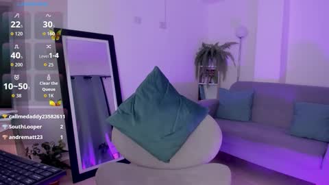 Anntonia Woods  online show from 11/19/25, 05:29