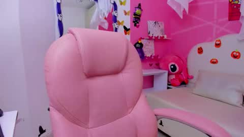 Snapshot of anny_bridge chatting on 10/28/25, 10:34 Anny bridge online show from 10/28/25, 10:34