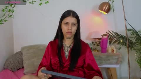 Snapshot of anny_cuttee chatting on 05/25/26, 10:16 Anny online show from 05/25/26, 10:16