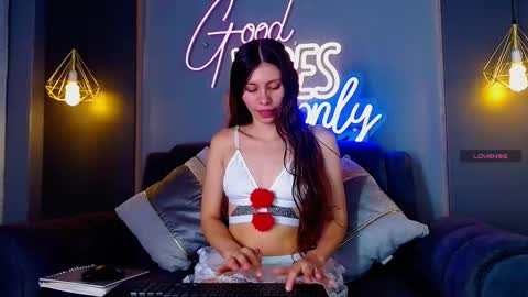 anny_loves online show from 02/06/26, 06:00
