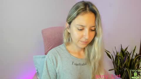 Issabela online show from 11/22/25, 02:16