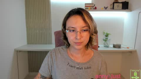 Snapshot of anny_lust chatting on 05/28/26, 08:06 Issabela online show from 05/28/26, 08:06