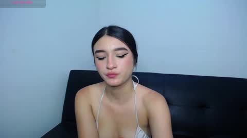 Snapshot of anny_naf chatting on 12/22/25, 02:58 Anny online show from 12/22/25, 02:58