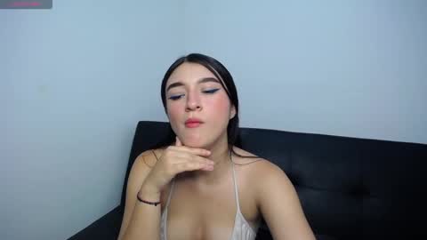 Snapshot of anny_naf chatting on 01/14/26, 04:56 Anny online show from 01/14/26, 04:56