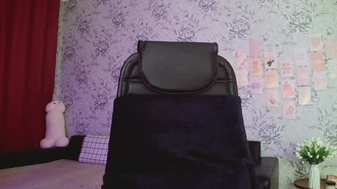 Annie online show from 12/24/24, 10:28