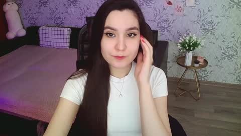 Annie online show from 12/29/24, 03:44