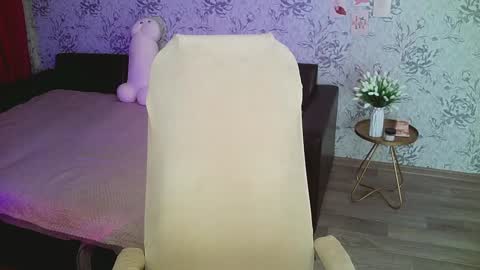 Annie online show from 01/25/25, 04:45