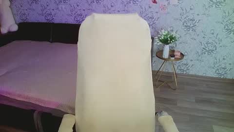 Annie online show from 02/21/25, 04:18