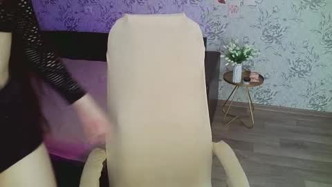 Annie online show from 02/28/25, 01:05