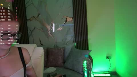 Ana online show from 09/27/25, 12:43