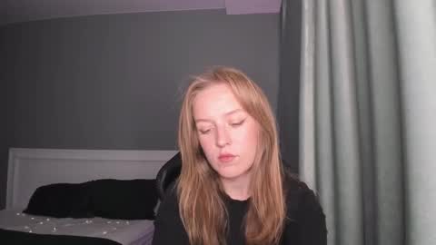 Snapshot of annyfourse chatting on 12/10/24, 01:33 AnnyFourse online show from 12/10/24, 01:33
