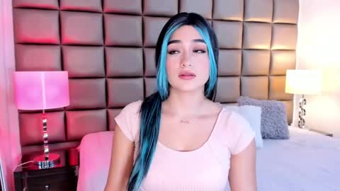 Snapshot of annyhizzle chatting on 02/18/25, 09:20 online show from 02/18/25, 09:20