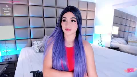 Snapshot of annyhizzle chatting on 03/05/25, 10:10 online show from 03/05/25, 10:10