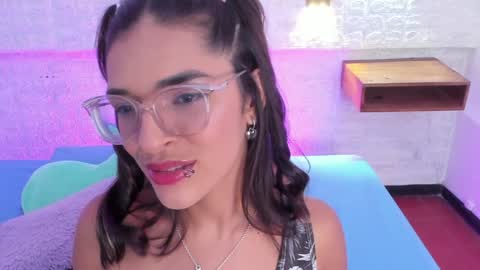 Snapshot of annyluna1 chatting on 12/03/24, 02:05 Annyluna online show from 12/03/24, 02:05
