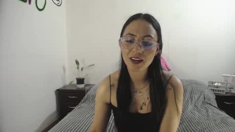 Snapshot of annyroberts_89 chatting on 12/07/24, 08:05 Anny online show from 12/07/24, 08:05
