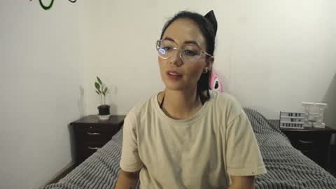 Snapshot of annyroberts_89 chatting on 01/21/25, 11:45 Anny online show from 01/21/25, 11:45