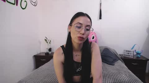 Snapshot of annyroberts_89 chatting on 02/09/25, 07:19 Anny online show from 02/09/25, 07:19