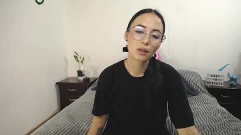 Snapshot of annyroberts_89 chatting on 02/21/25, 01:22 Anny online show from 02/21/25, 01:22