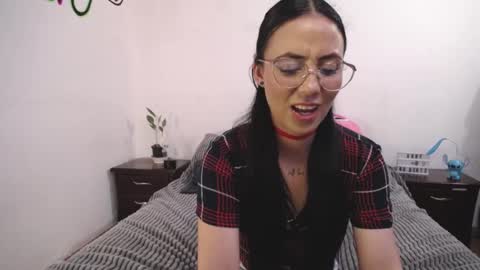 Snapshot of annyroberts_89 chatting on 02/25/25, 11:44 Anny online show from 02/25/25, 11:44