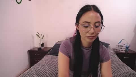 Snapshot of annyroberts_89 chatting on 03/03/25, 11:35 Anny online show from 03/03/25, 11:35