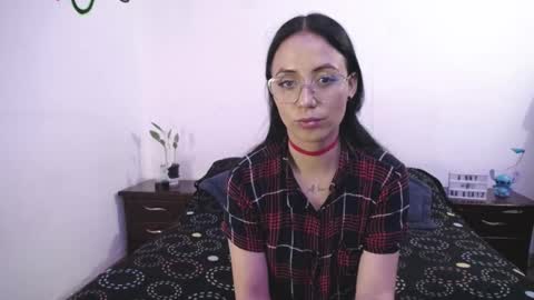 Snapshot of annyroberts_89 chatting on 03/11/25, 11:37 Anny online show from 03/11/25, 11:37