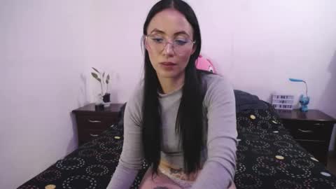 Snapshot of annyroberts_89 chatting on 03/12/25, 11:22 Anny online show from 03/12/25, 11:22