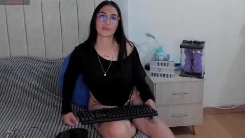 Snapshot of annyroberts_89 chatting on 05/29/26, 09:13 Anny online show from 05/29/26, 09:13