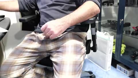 D online show from 12/15/25, 02:10