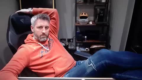 Snapshot of anonymousblokeuk chatting on 12/04/24, 01:14 anonymousblokeuk online show from 12/04/24, 01:14