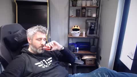 Snapshot of anonymousblokeuk chatting on 12/17/24, 11:49 anonymousblokeuk online show from 12/17/24, 11:49