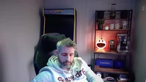 Snapshot of anonymousblokeuk chatting on 01/28/25, 01:38 anonymousblokeuk online show from 01/28/25, 01:38