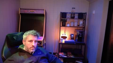 Snapshot of anonymousblokeuk chatting on 02/13/25, 12:13 anonymousblokeuk online show from 02/13/25, 12:13