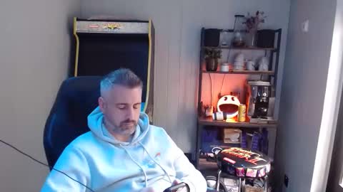 Snapshot of anonymousblokeuk chatting on 09/16/25, 11:44 anonymousblokeuk online show from 09/16/25, 11:44