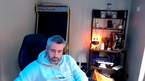 Snapshot of anonymousblokeuk chatting on 10/13/25, 08:47 anonymousblokeuk online show from 10/13/25, 08:47