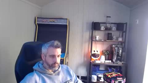 Snapshot of anonymousblokeuk chatting on 10/21/25, 12:39 anonymousblokeuk online show from 10/21/25, 12:39