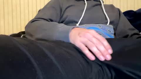 Snapshot of anonyomosguy chatting on 09/24/25, 01:09 anonyomosguy online show from 09/24/25, 01:09