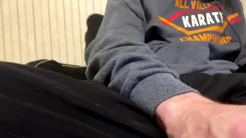 Snapshot of anonyomosguy chatting on 12/16/25, 02:27 anonyomosguy online show from 12/16/25, 02:27