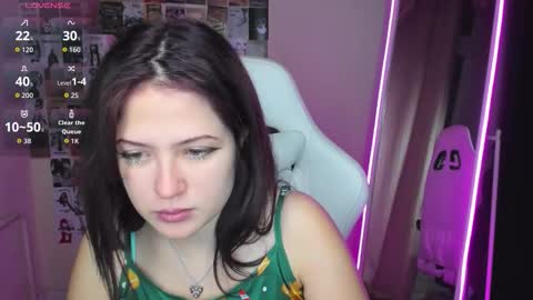 Snapshot of anora_millerr chatting on 10/08/25, 03:20 Anora online show from 10/08/25, 03:20